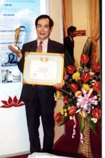 Hình.C.34: Nhà nước cấp Giải thưởng Sáng tạo KH-CN VN về NC chế tạo HTKN, ứng dụng lâm sàng, 2005.